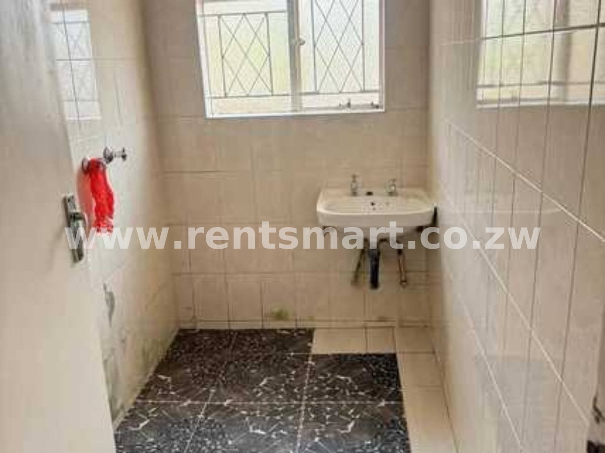 Neat 4-Bed Chinhoyi House with Verandah & Sewer - Image 7