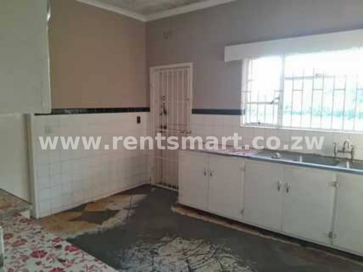 Park town 3 Bed Main House for rent - Image 1