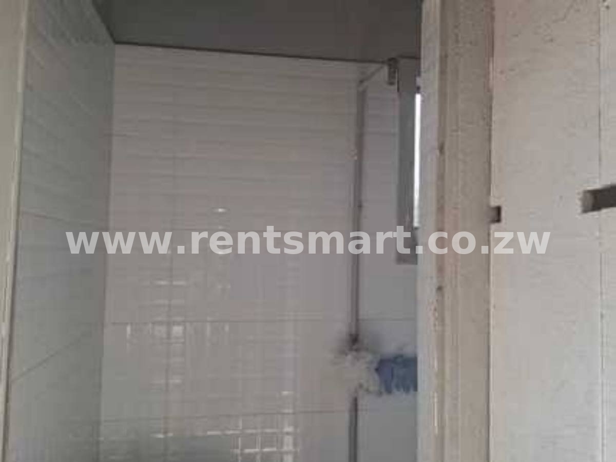 To let a single self contained staff quarters in Cranborne - Image 6