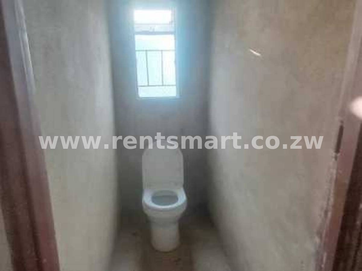 Caledonia Phase 3, Eastview NO ZESA NO WATER - Image 4