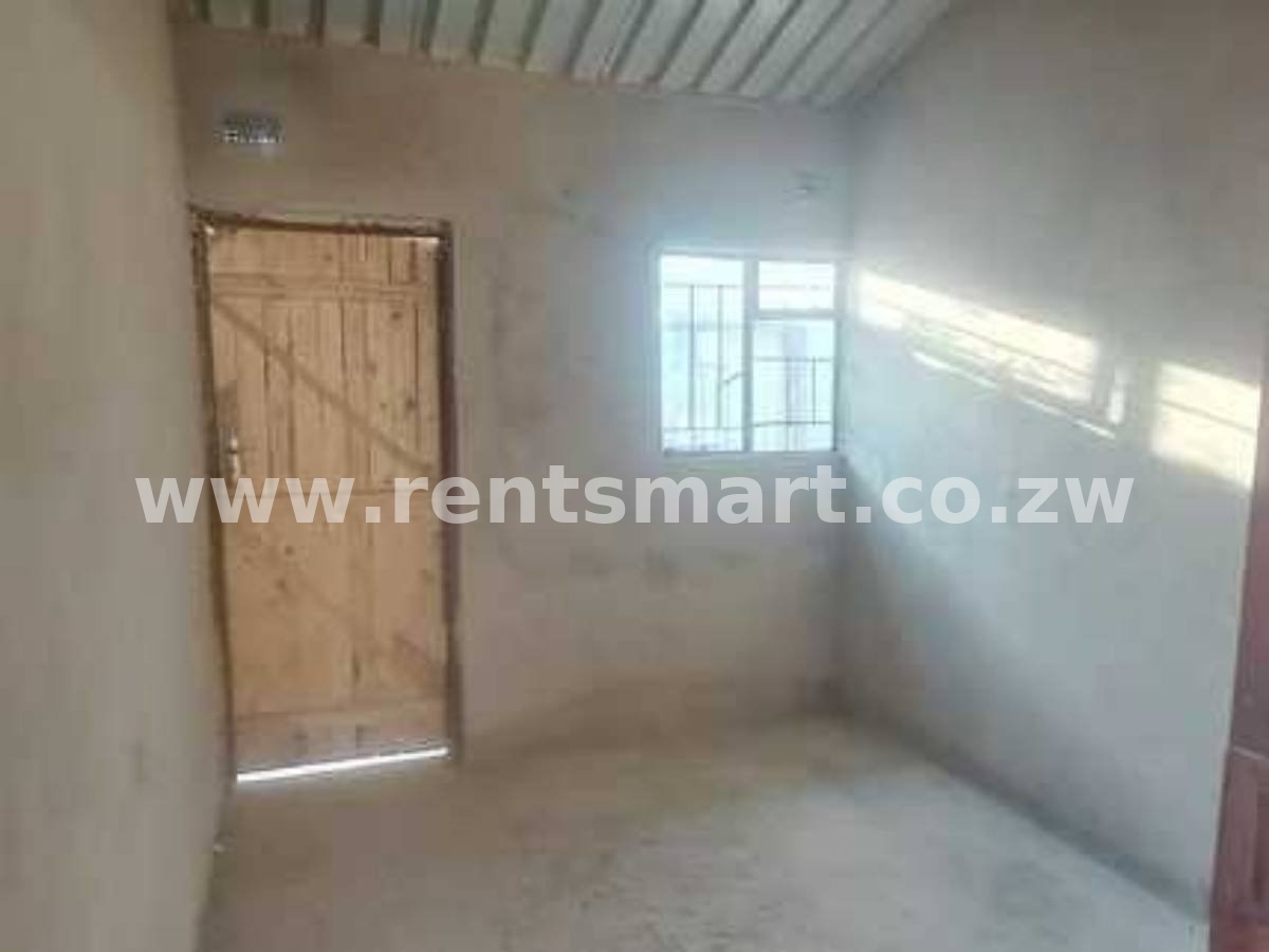 Caledonia Phase 3, Eastview NO ZESA NO WATER - Image 5