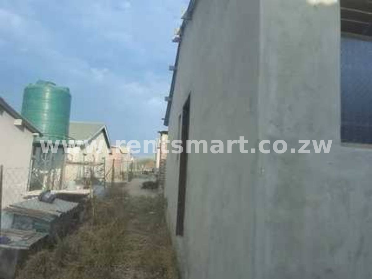 Caledonia Phase 3, Eastview NO ZESA NO WATER - Image 6