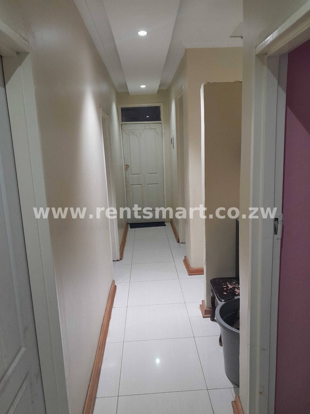 4 bedroomed house. Lounge, dining, kitchen - Image 1