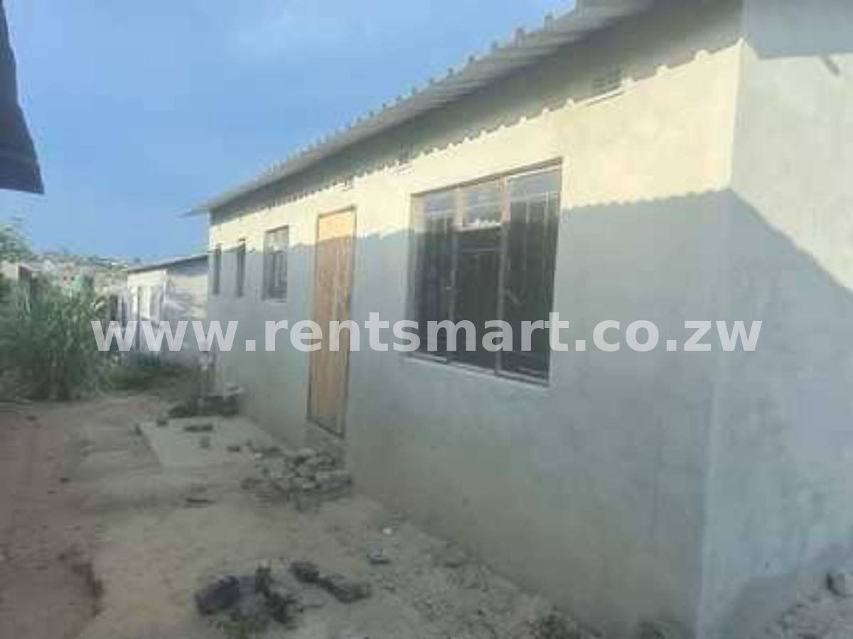 Caledonia Phase 3, Eastview NO ZESA NO WATER - Image 1