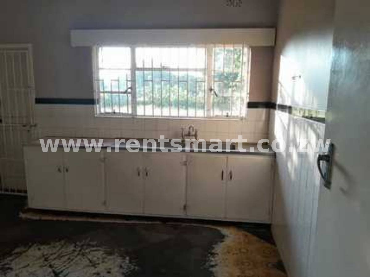 Park town 3 Bed Main House for rent - Image 2