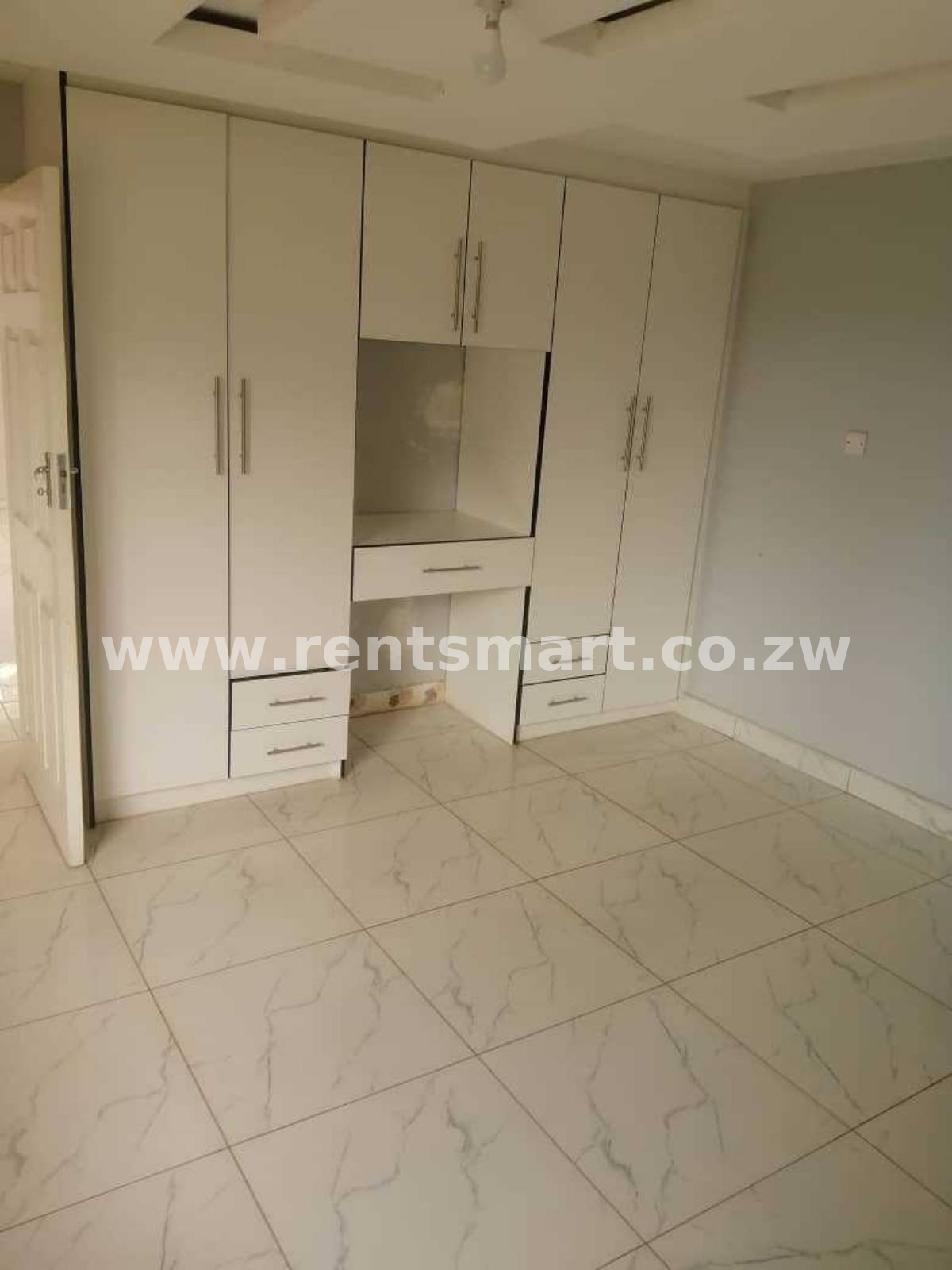 Westgate Area D Neat 2Bed Apartment - Image 3