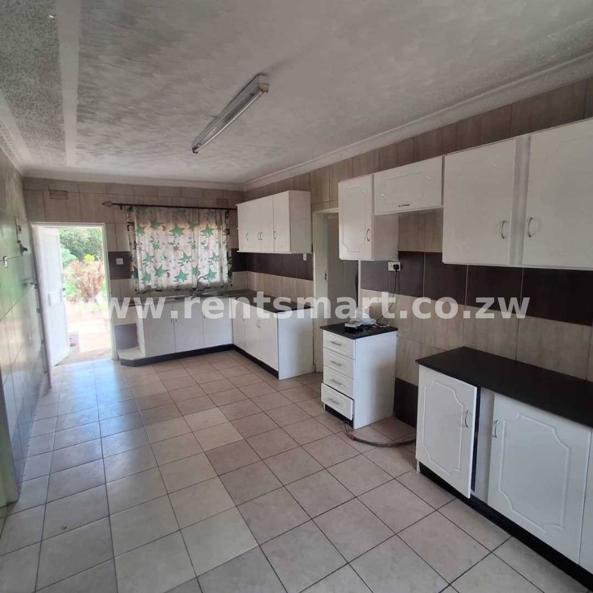 MT PLEASANT 4 BEDROOMED HOUSE TO RENT - Image 2