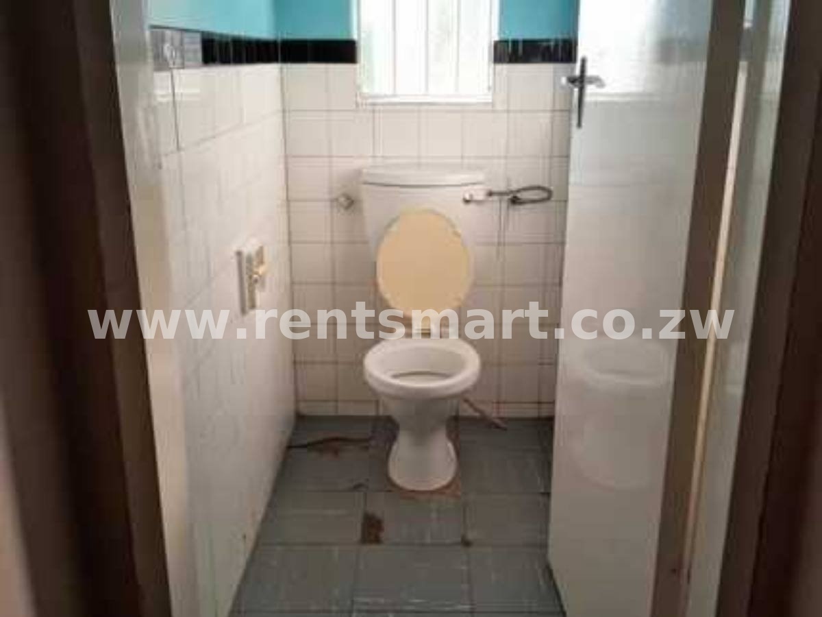 Park town 3 Bed Main House for rent - Image 10