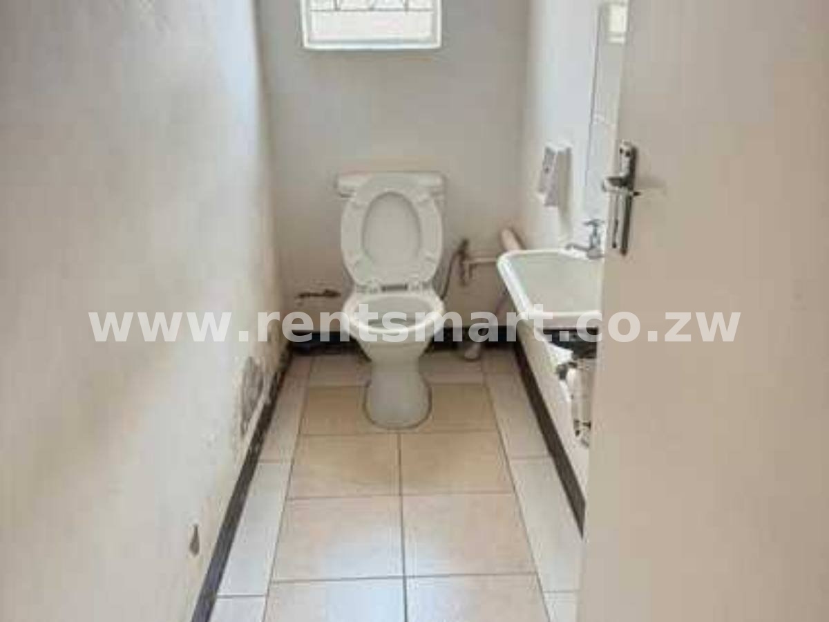 Neat 4-Bed Chinhoyi House with Verandah & Sewer - Image 8