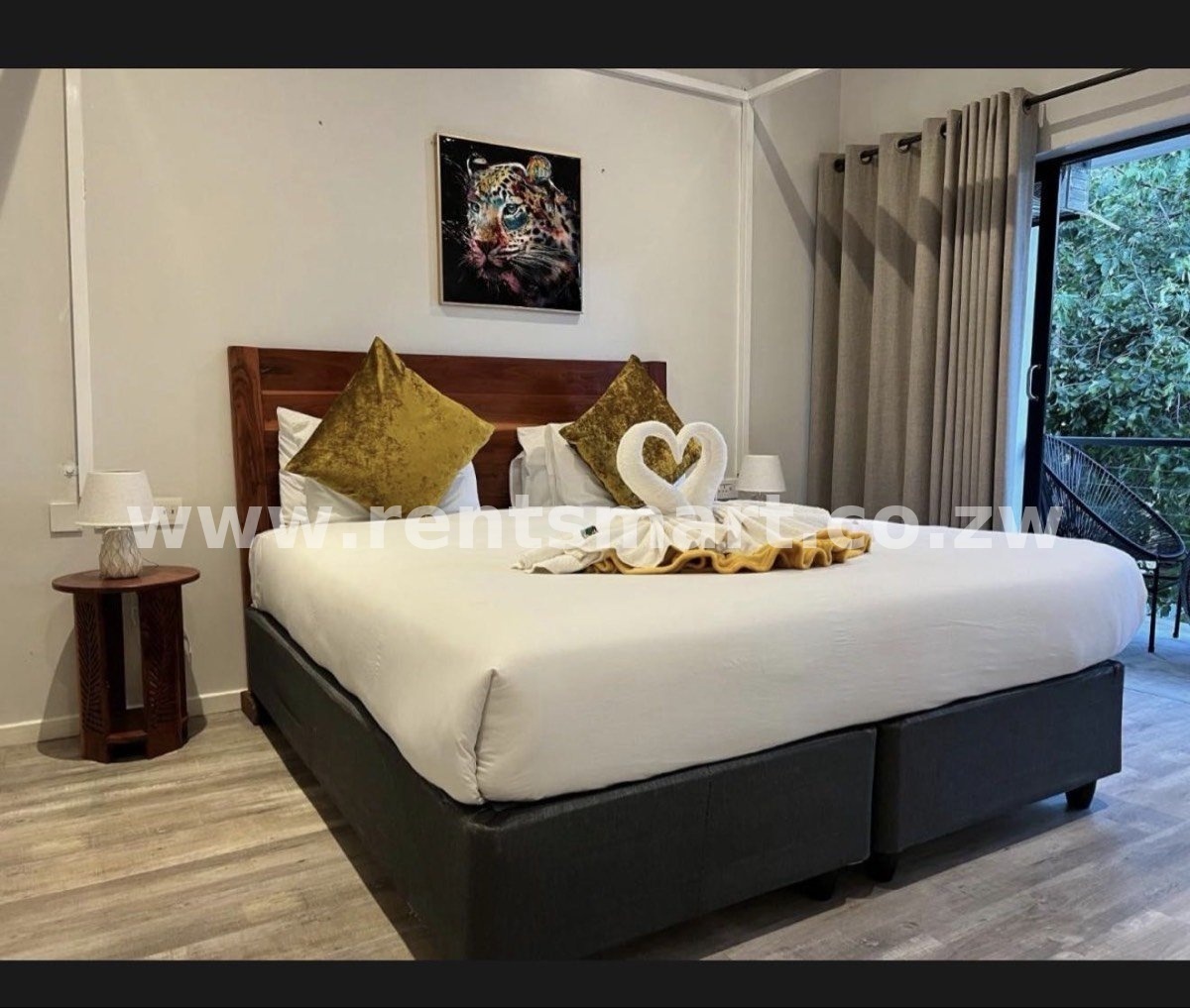 3 bedroom apartment - Image 1