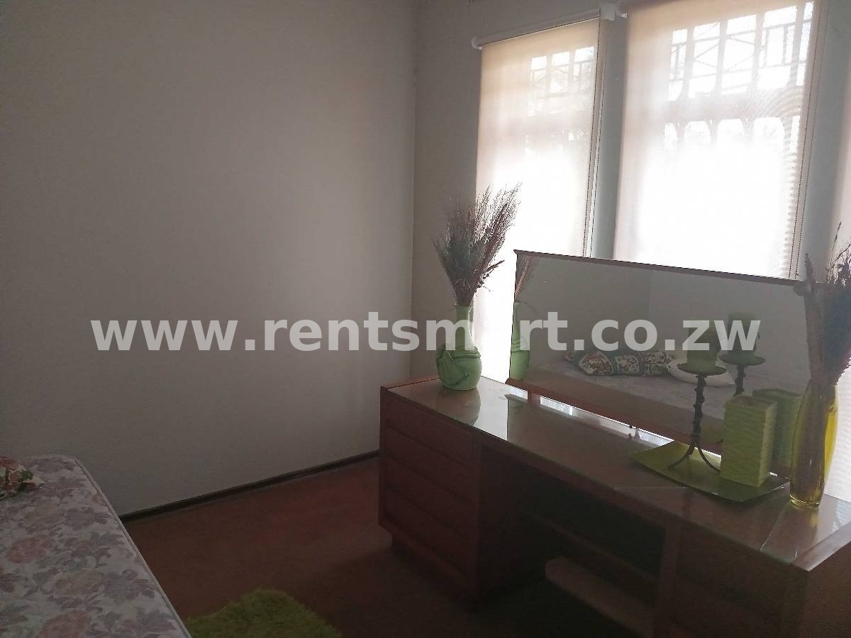 2 bedrooms available for December bed and breakfast - Image 1