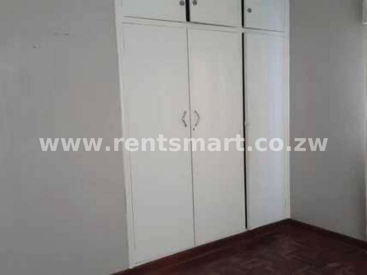 Park town 3 Bed Main House for rent - Image 4